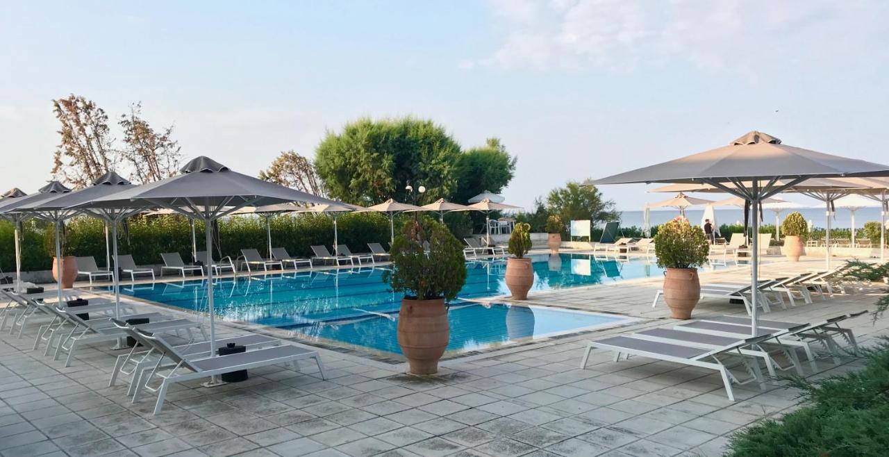 Kassandra Mare Hotel Nea Poteidaia Exterior foto