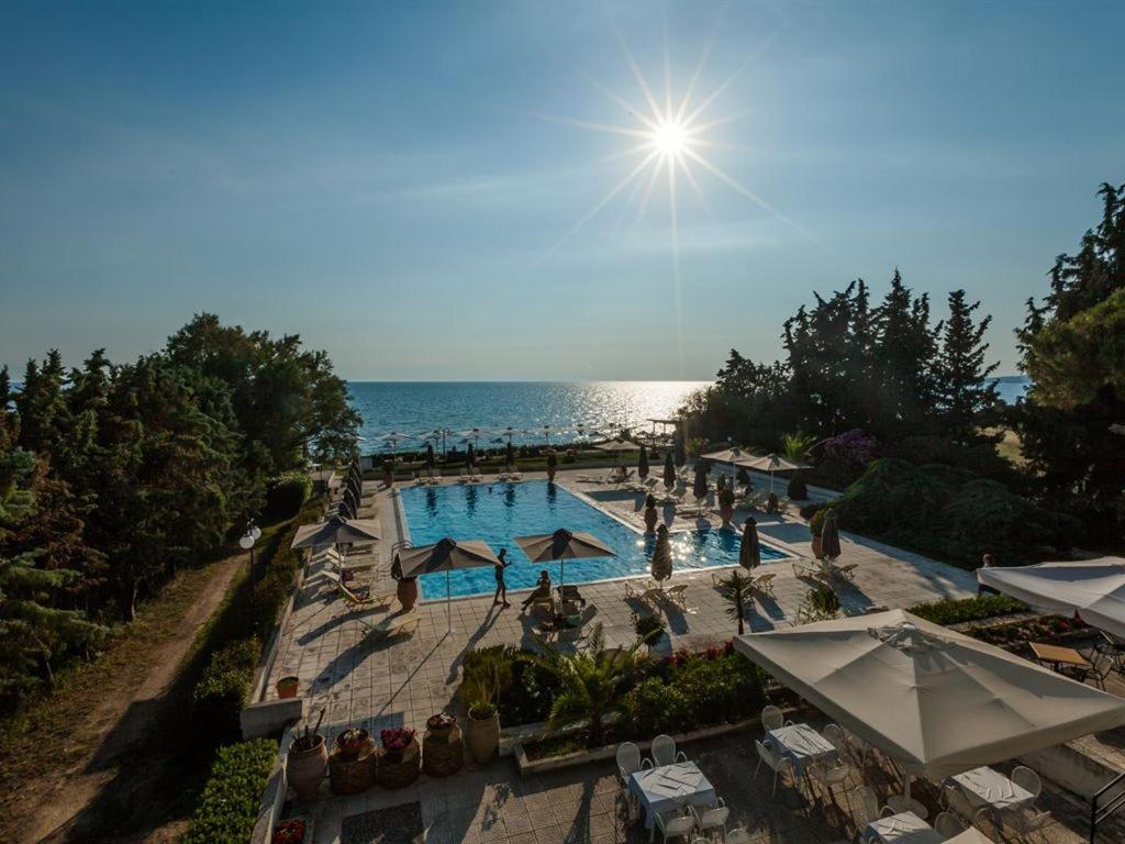 Kassandra Mare Hotel Nea Poteidaia Exterior foto